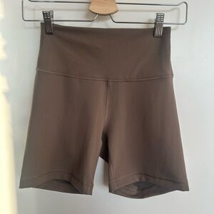 Lululemon Wunder Train 6” Shorts